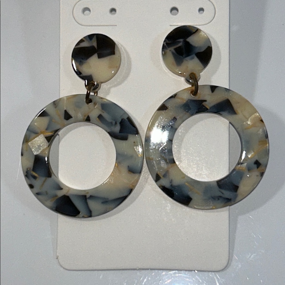 NWOT Artisan Handmade Circular Resin Dangle Modern Design Earrings